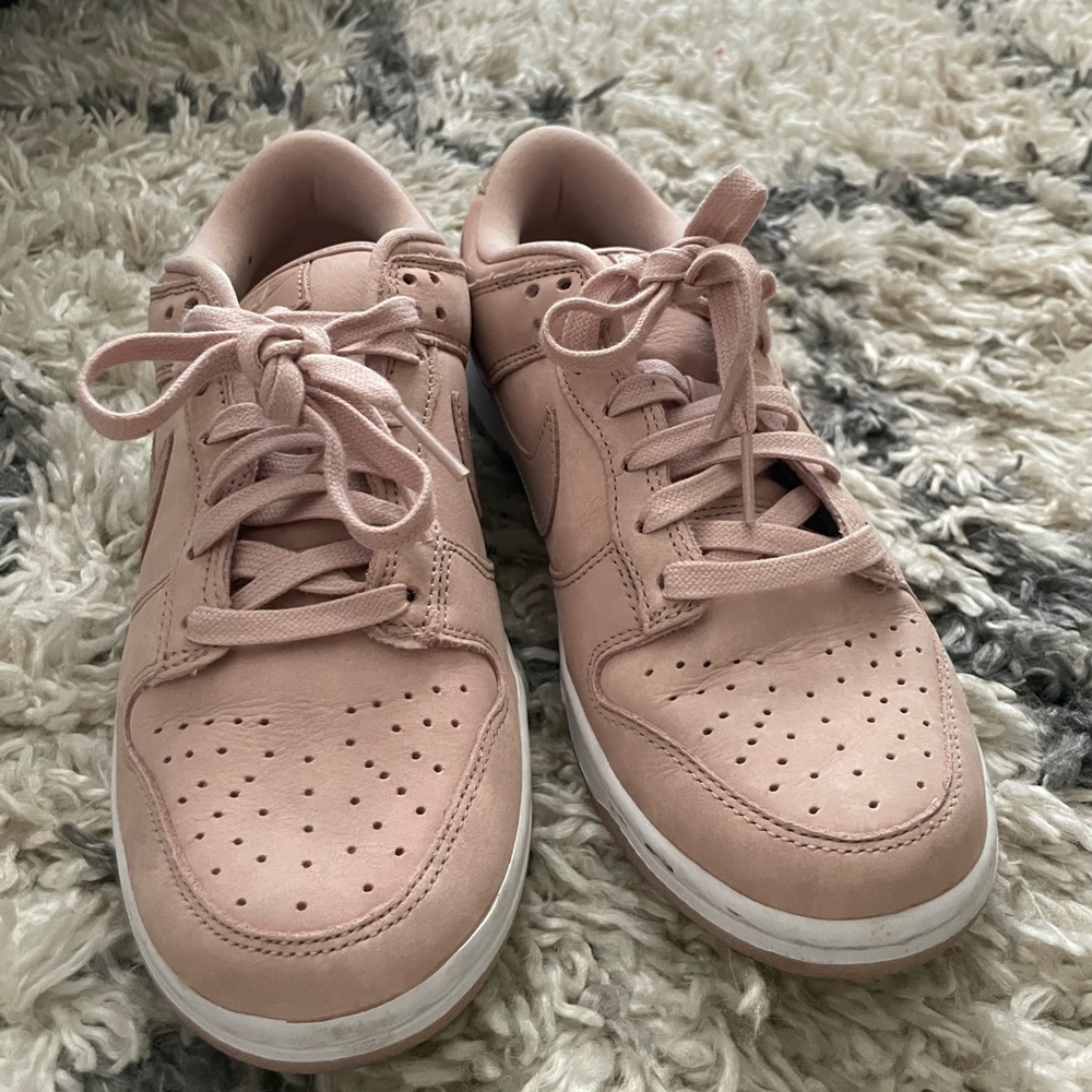 Womens dunk lows